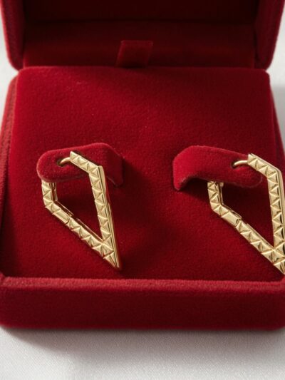 24K Gold Textured Chain-Link Band: Minimalist Geometric Elegance